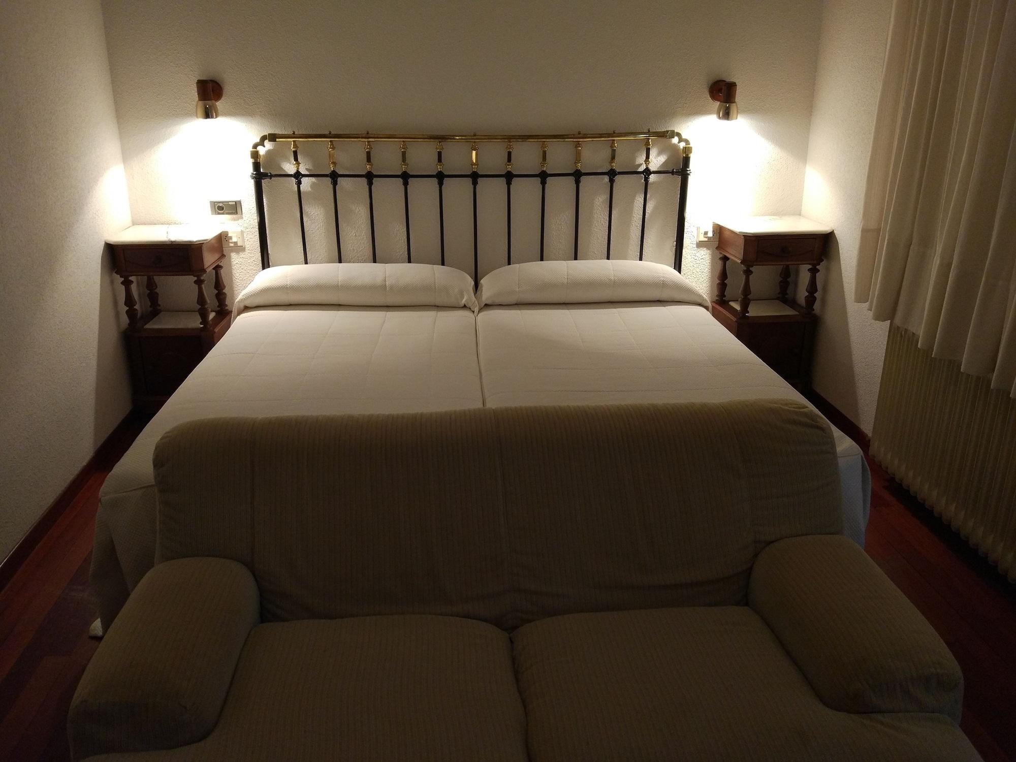 Hotel Los Perales Puebla de Sanabria Eksteriør billede